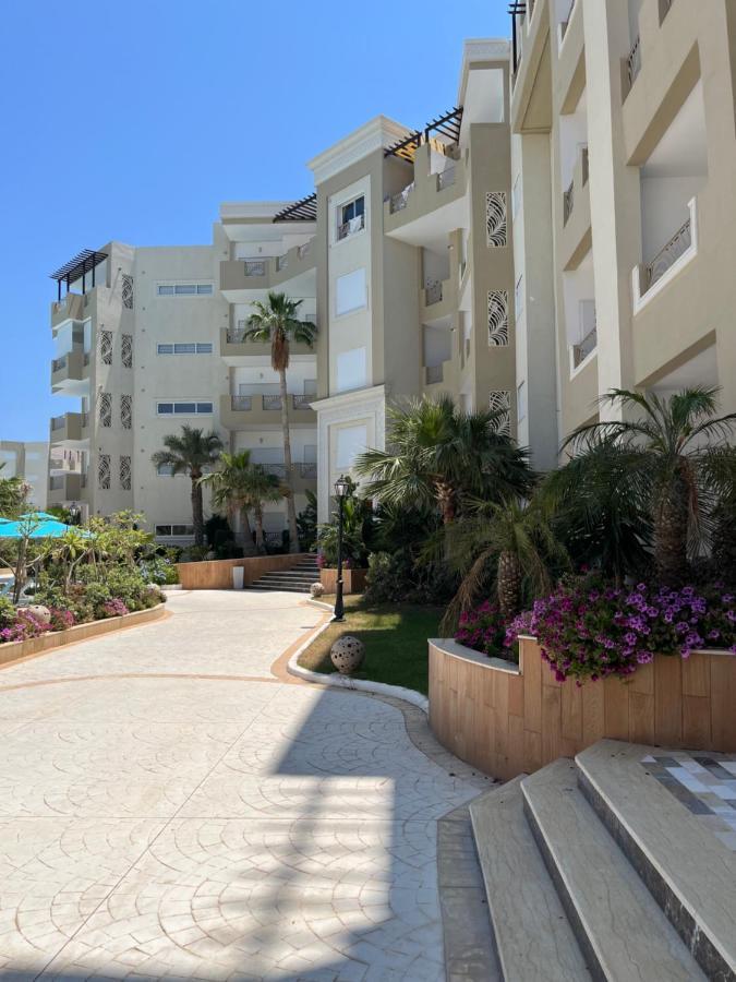 Super Appartement Avec 5 Piscines En Residence Monastir Luaran gambar